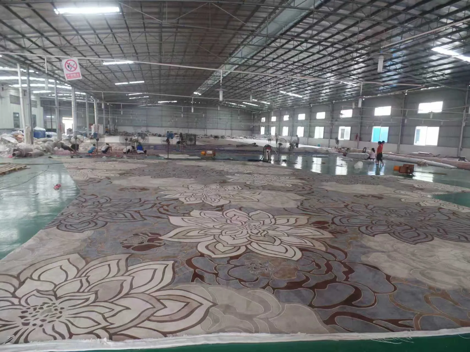 Hand-Tufting Loom at Mengaiku Factory